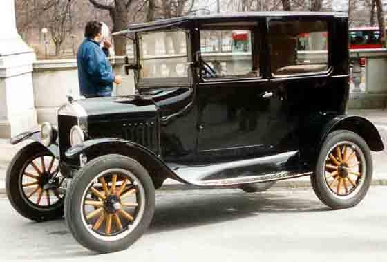 1924_ford_model_t_tudor_sedan.jpg