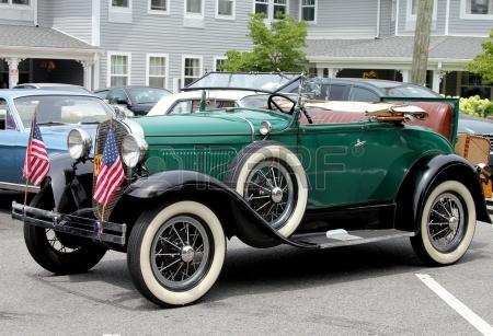 15485972-un-modelo-ford-a-1928.jpg