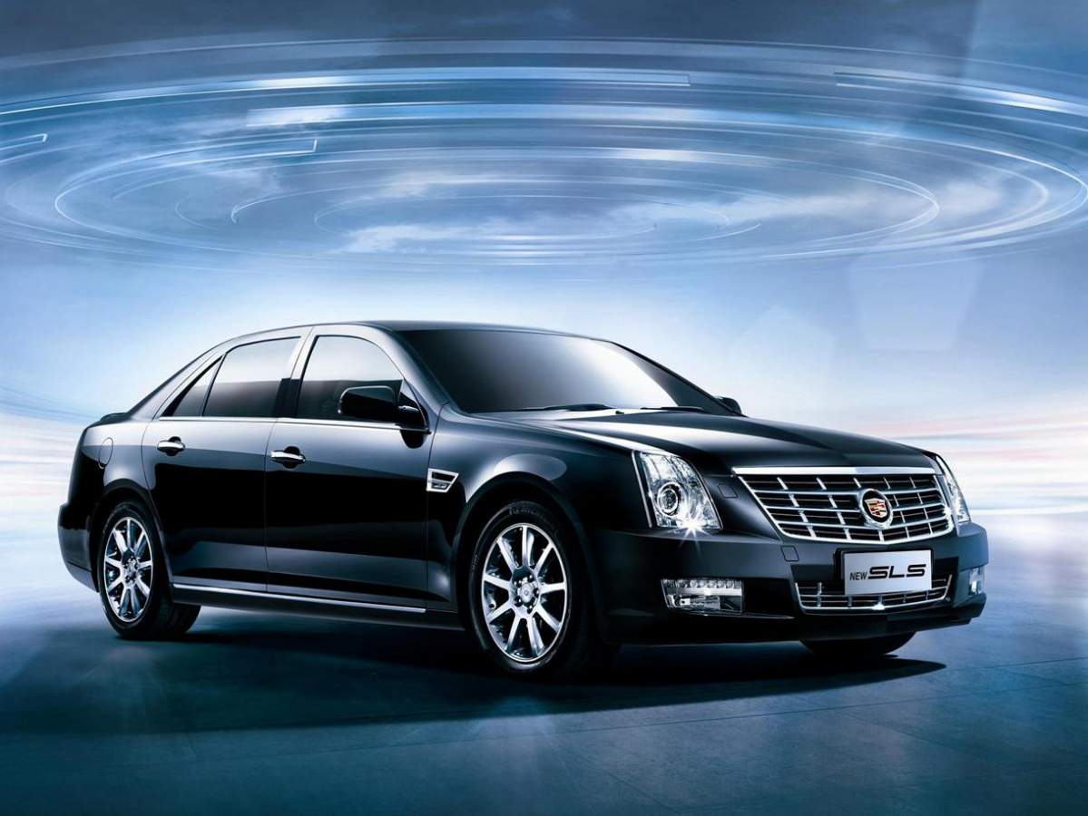 Club Cadillac SLS