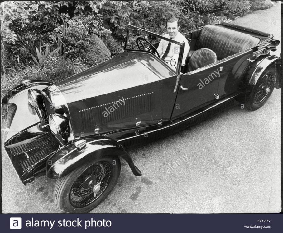 old-time-vintage-motor-cars-1933-invicta-15-DX17DY.jpg