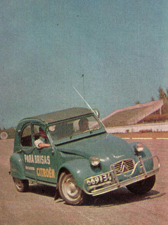 Citroën 2CV 02.jpg