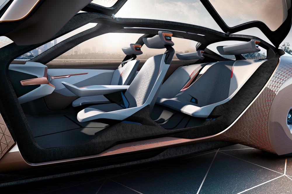 BMW-Vision-Next-100-interior1.jpg