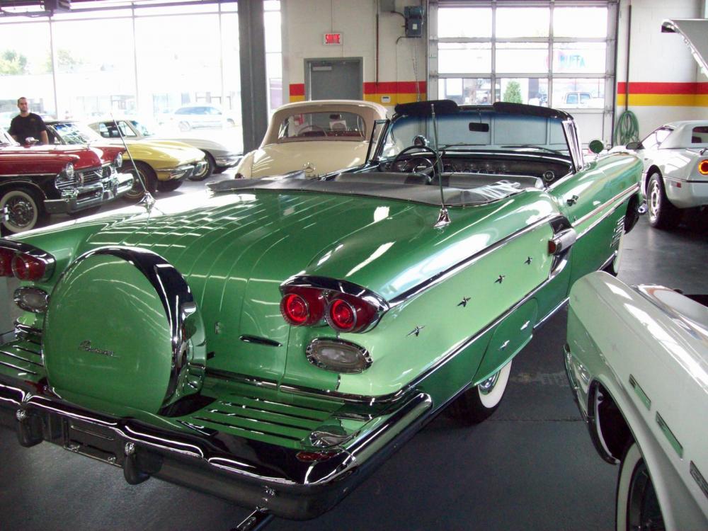 Pontiac-Parisienne-1958.jpg