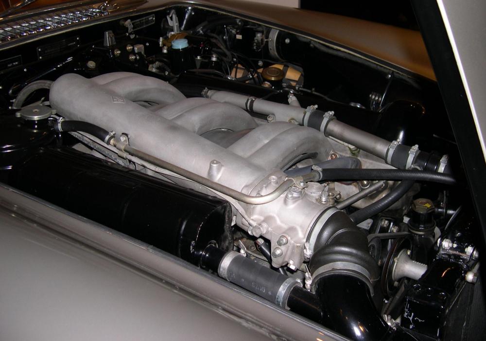 1955_Mercedes-Benz_300SL_Gullwing_Coupe_engine.jpg