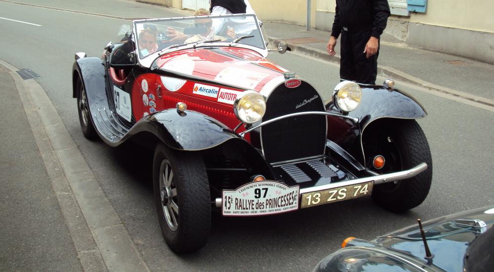 Bugatti_de_la_Chapelle_type_55_(1988)_-_Rallye_des_Princesses_2014.jpg