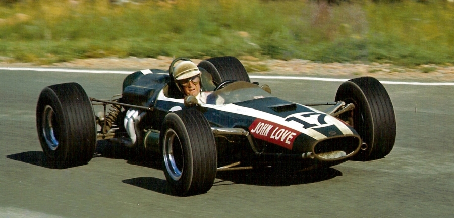 John-Love-1967-Grand-Prix-dAfrique-du-Sud-F1.jpg
