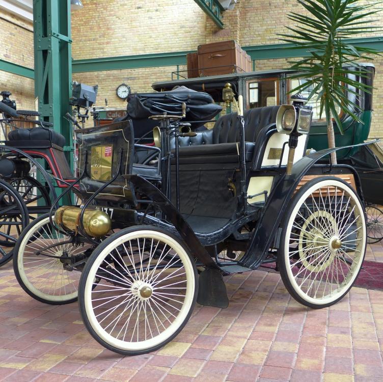 1898_Benz_Velo_Automuseum_Dr._Carl_Benz,_2014.JPG