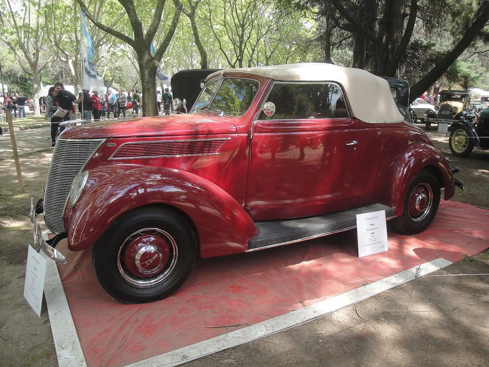 Ford Coupe Convertible 1937.JPG