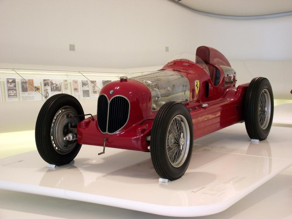 Alfa-Romeo-Bimotore-16-cilindri-1935-1.jpg