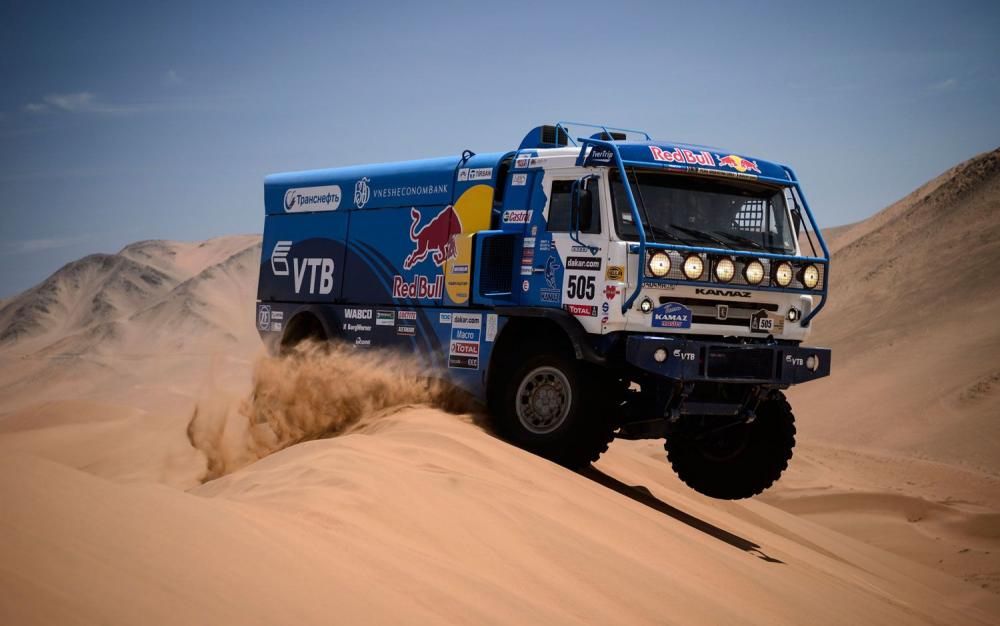 kamaz-red-bull-dakar-truck-sand-dune.jpg