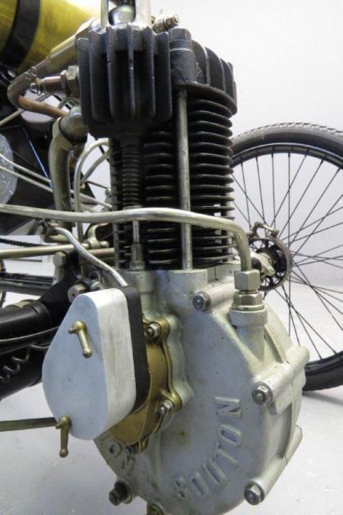 Engine-of-Phébus-1903-Tricycle.jpg